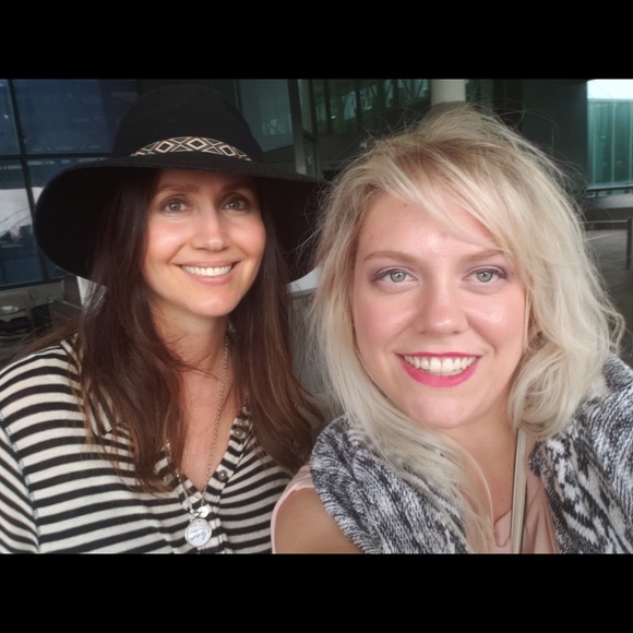 Meet your Posher, Melissa - Picture 2 of 6